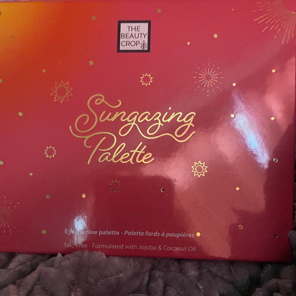 THE BEAUTY CROP

SUNGAZING EYESHADOW PALETTE